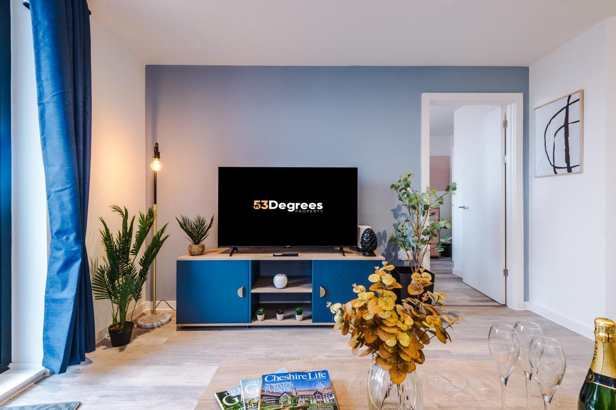 New! Pristine 2-bed Flat On By 53 Degrees Property, Amazing Location, Sleeps 6! Liverpool