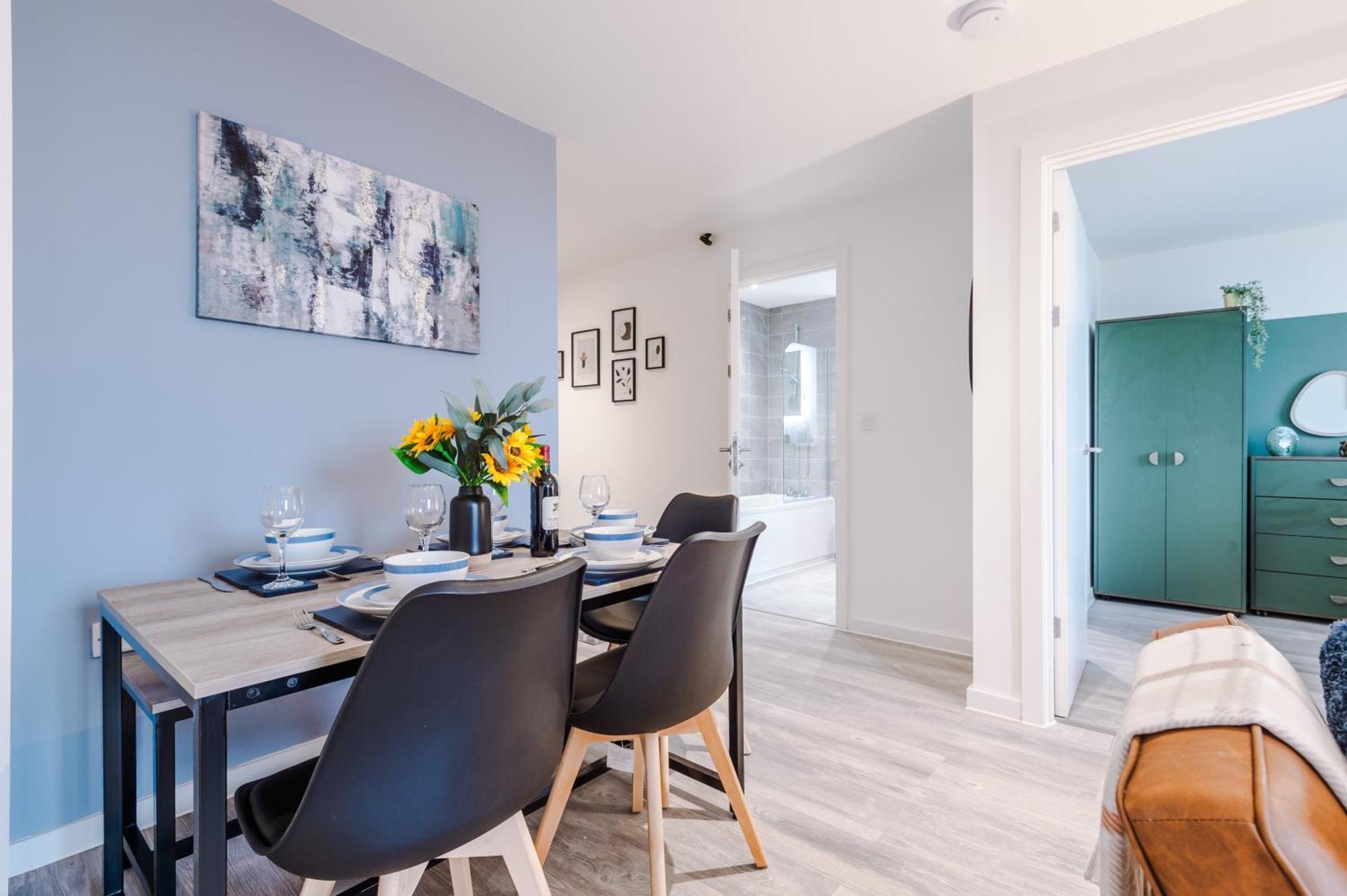 New! Pristine 2-bed Flat On By 53 Degrees Property, Amazing Location, Sleeps 6! Apartment Liverpool