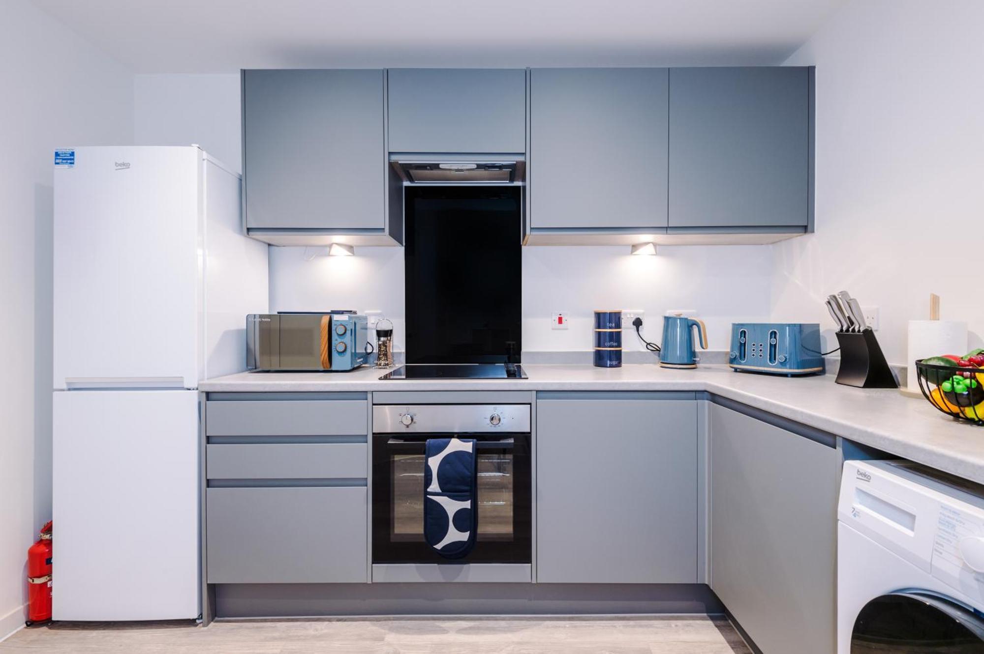 New! Pristine 2-bed Flat On By 53 Degrees Property, Amazing Location, Sleeps 6! Liverpool
