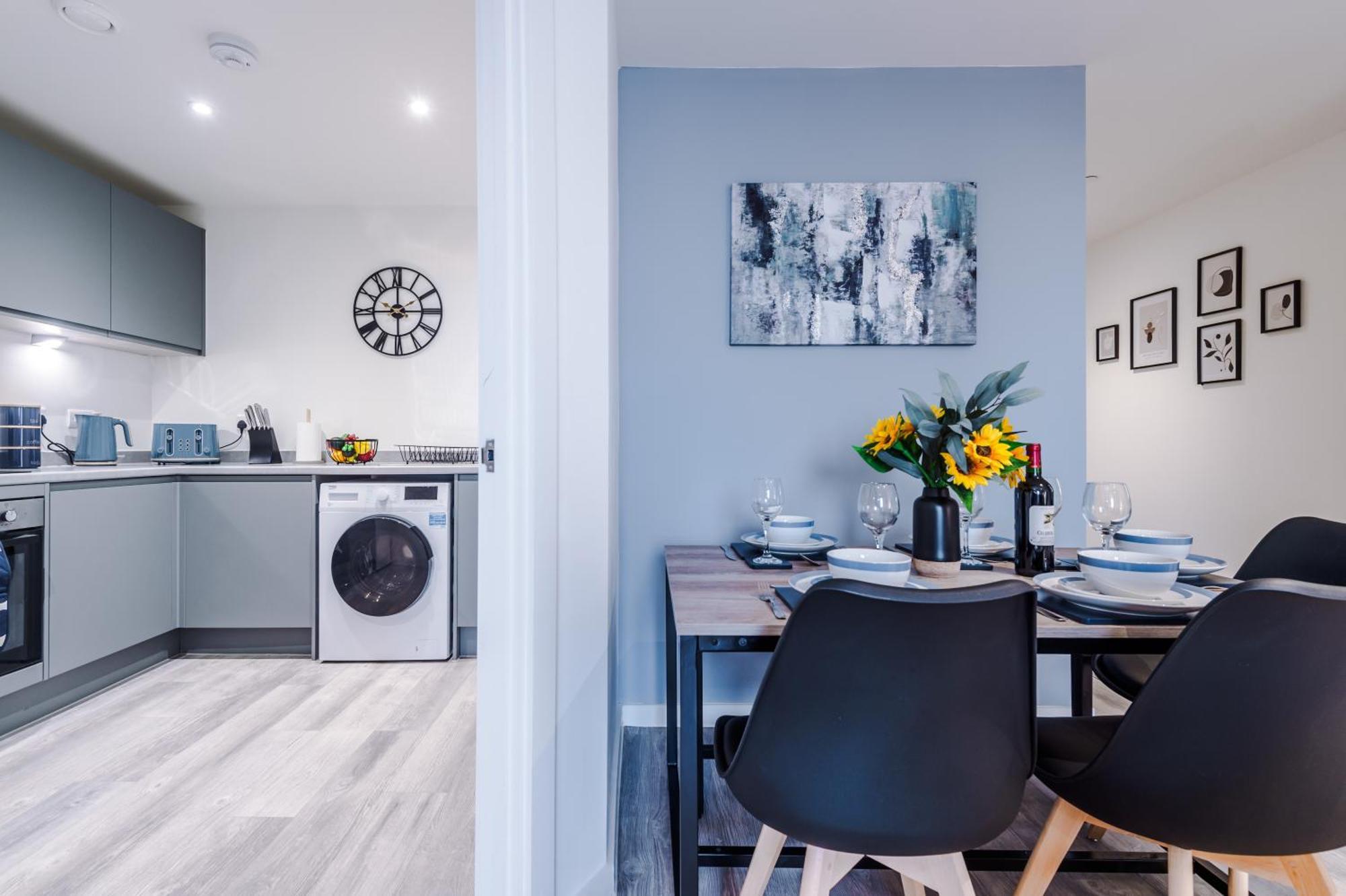 New! Pristine 2-bed Flat On By 53 Degrees Property, Amazing Location, Sleeps 6! Apartment Liverpool