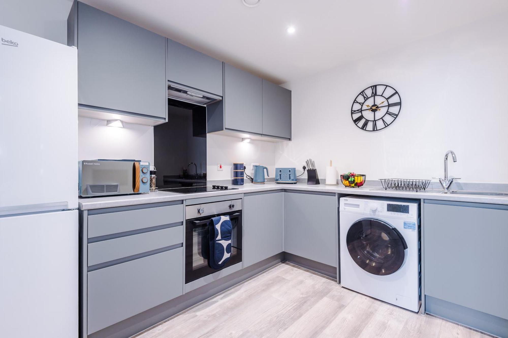New! Pristine 2-bed Flat On By 53 Degrees Property, Amazing Location, Sleeps 6! Liverpool